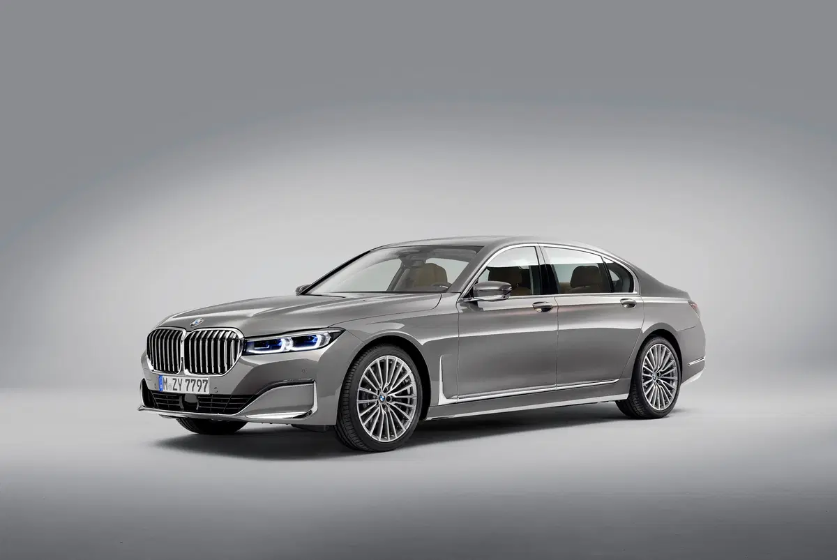 BMW Serie 7 750Li xDrive (6)