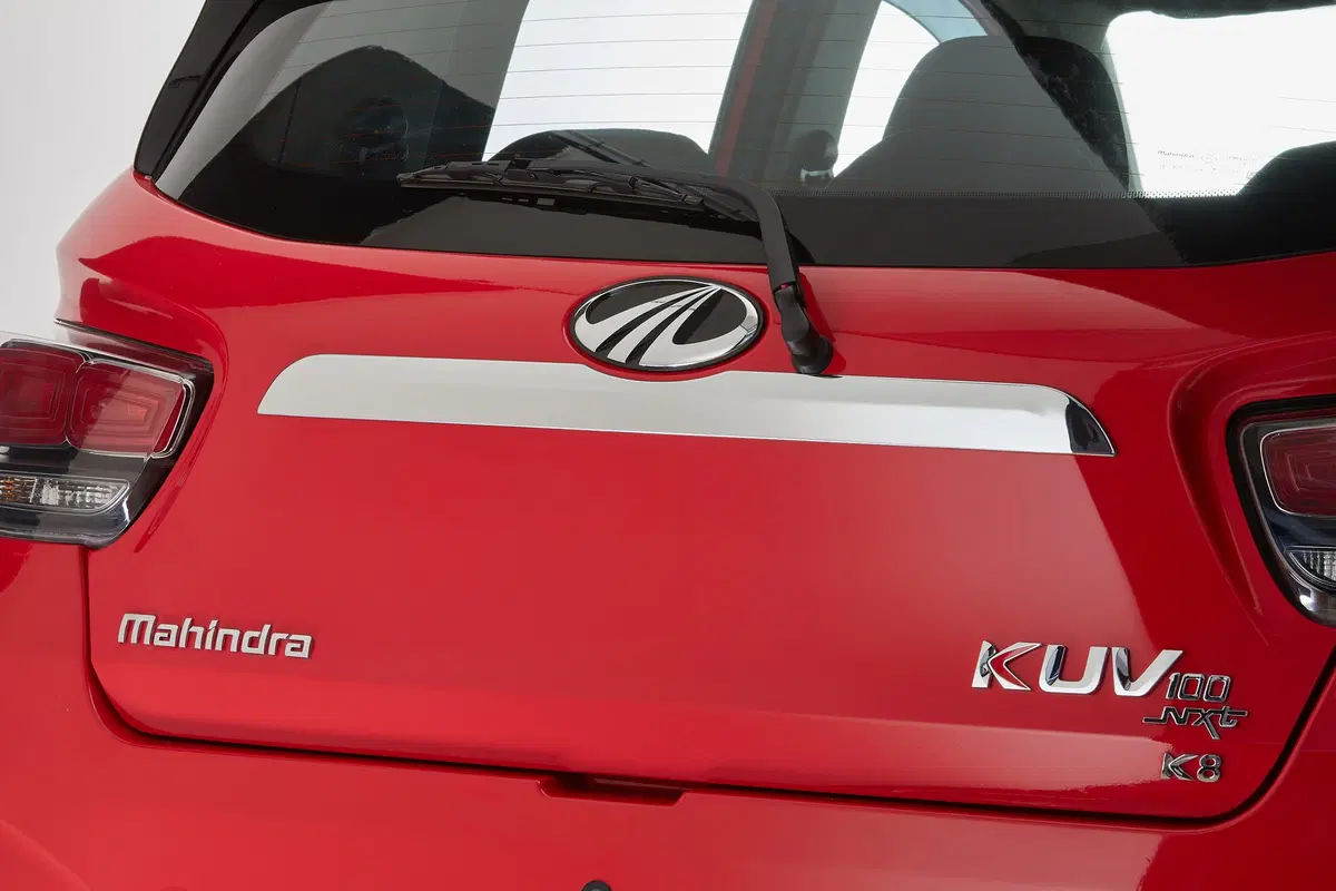 Mahindra KUV100 1.2 K6+ (24)