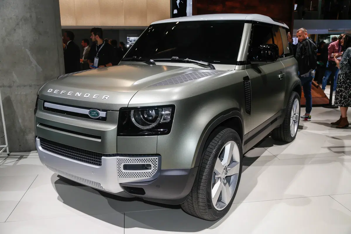 Nuovo Land Rover Defender: il ritorno della leggenda al Salone di Francoforte 2019 [Video]