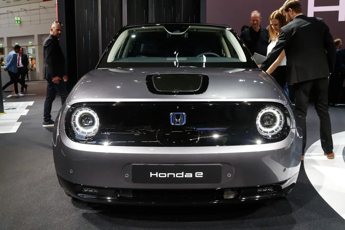 Honda e, svelati i prezzi al Salone di Francoforte 2019: da 35.500 euro (5)