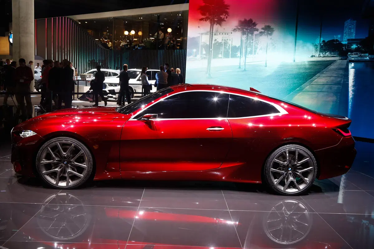 BMW Concept 4: anticipazione del futuro design al Salone di Francoforte 2019 (8)