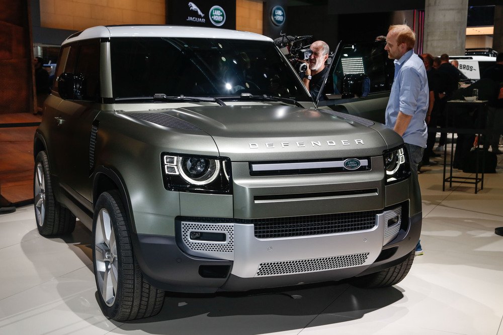 Una delle star del Salone di Francoforte 2019: la Land Rover Defender 2020