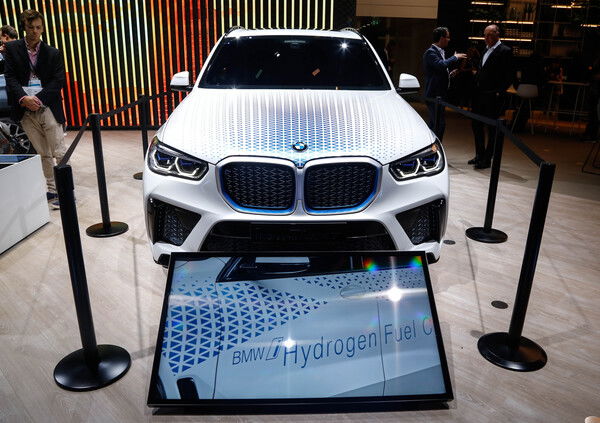 BMW i Hydrogen NEXT al Salone di Francoforte 2019