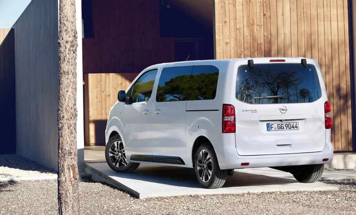 Opel Zafira Life Diesel 145CV aut. Start&Stop Business Edition M (4)