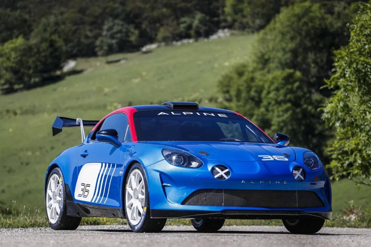 Alpine A110 Rally, 300 CV per correre come ai vecchi tempi (9)