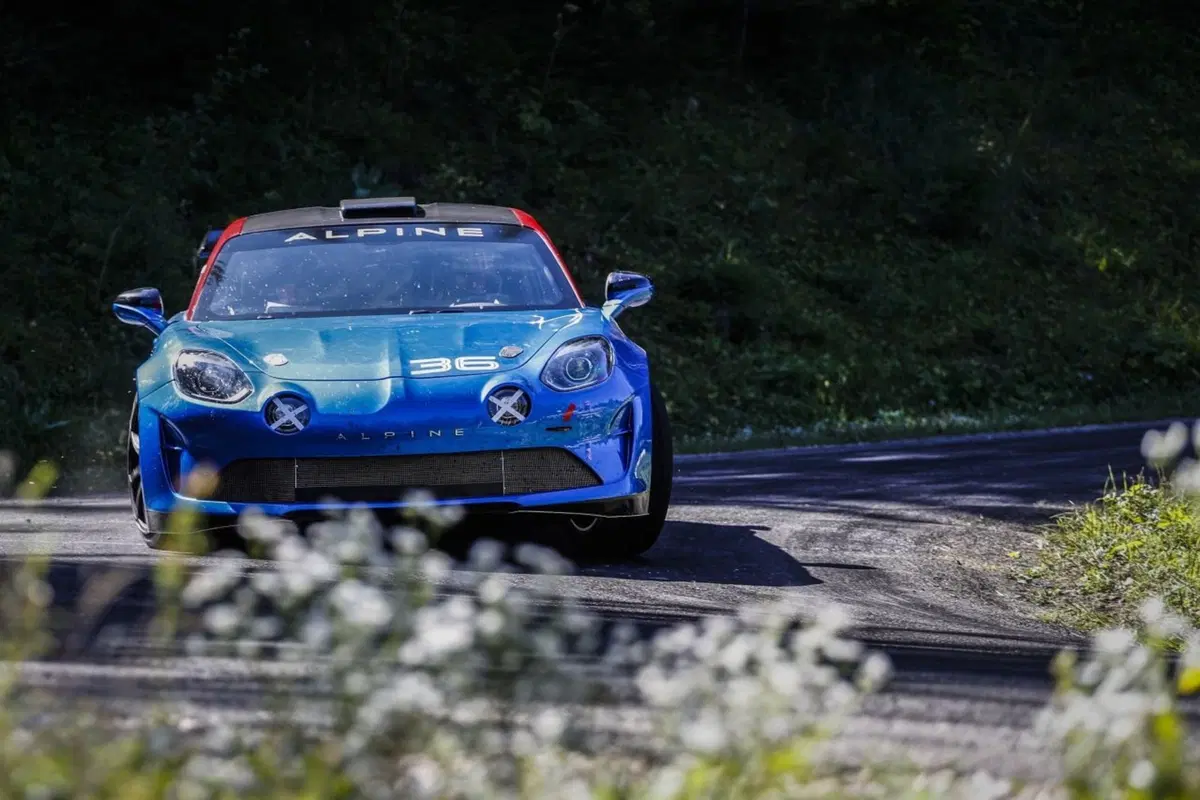 Alpine A110 Rally, 300 CV per correre come ai vecchi tempi (2)