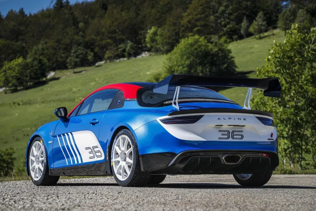 Alpine A110 Rally, 300 CV per correre come ai vecchi tempi (19)