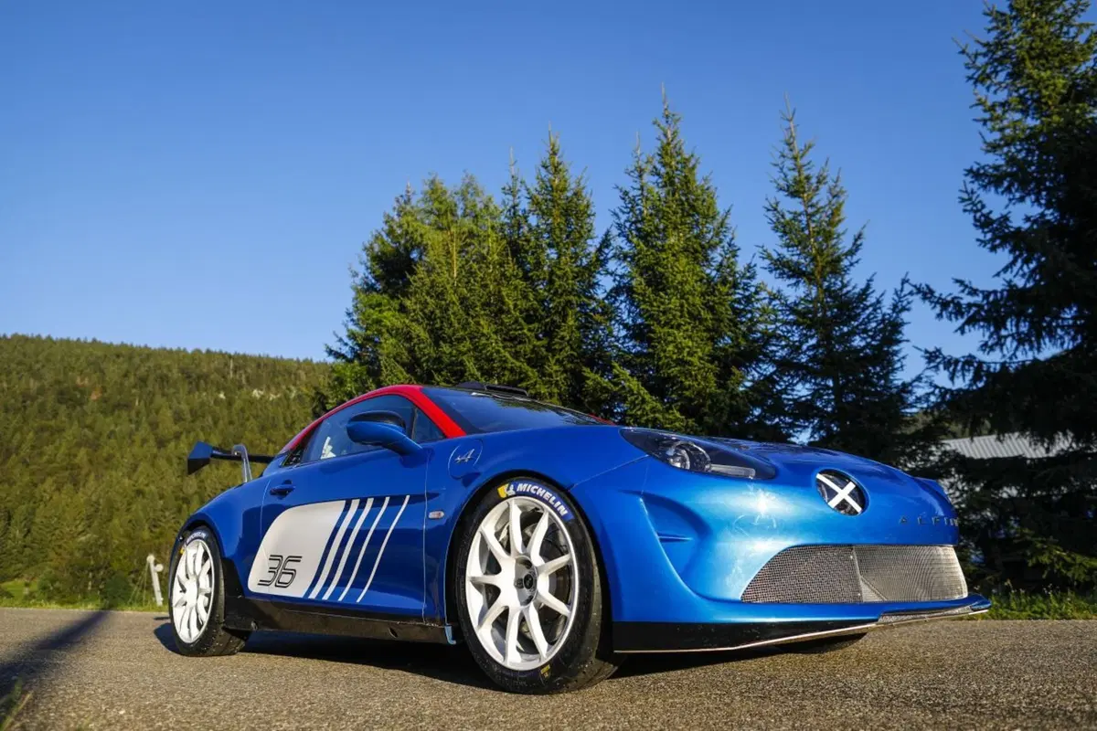 Alpine A110 Rally, 300 CV per correre come ai vecchi tempi (22)