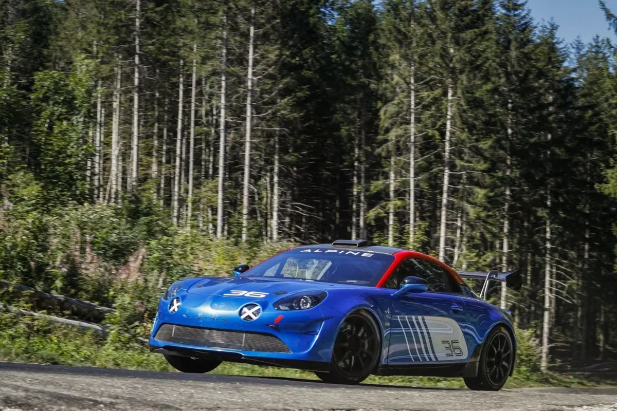 Alpine A110 Rally, 300 CV per correre come ai vecchi tempi (25)