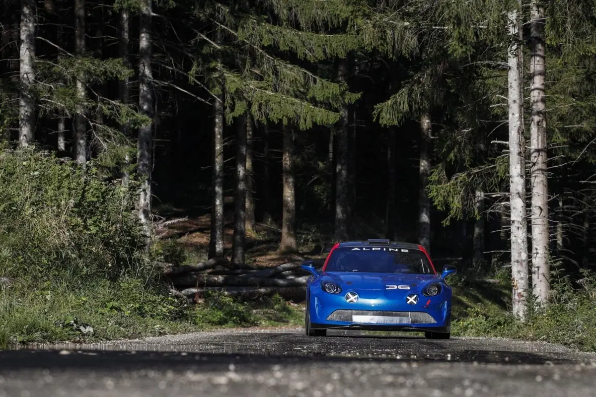 Alpine A110 Rally, 300 CV per correre come ai vecchi tempi (26)