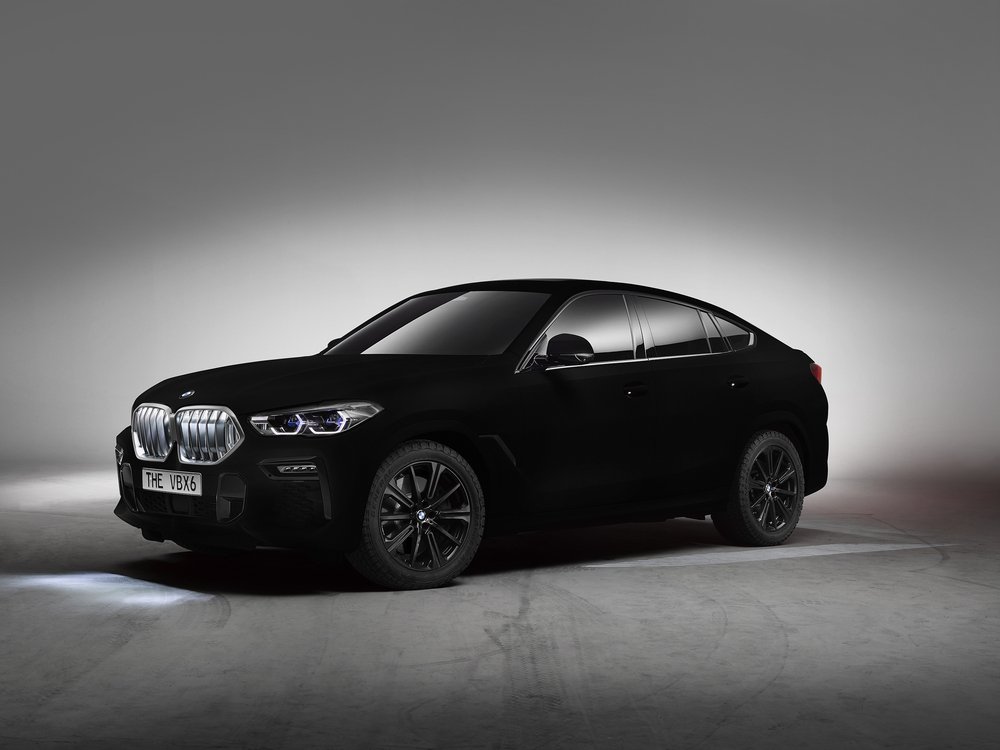 La nuova BMW X6 nella speciale colorazione Vantablack