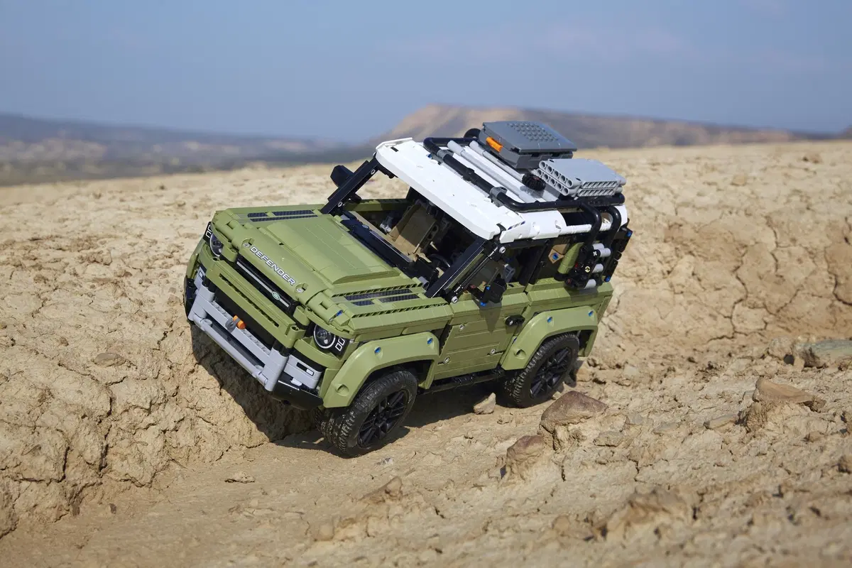 La nuova Land Rover Defender sarà anche di Lego! (6)