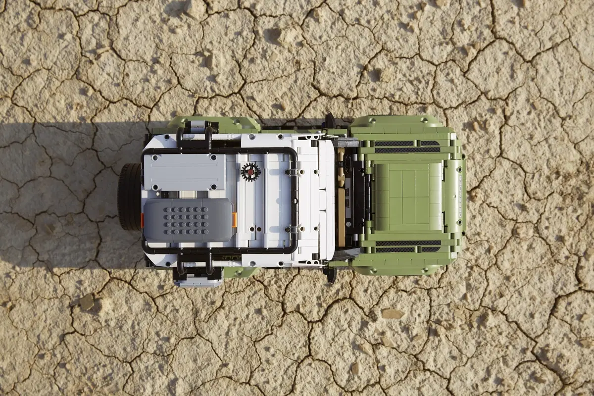 La nuova Land Rover Defender sarà anche di Lego! (5)