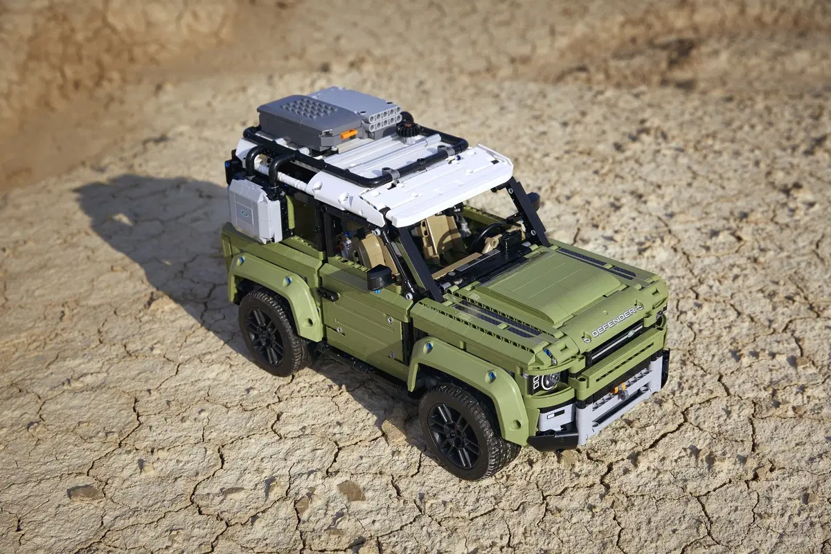 La nuova Land Rover Defender sarà anche di Lego! (9)
