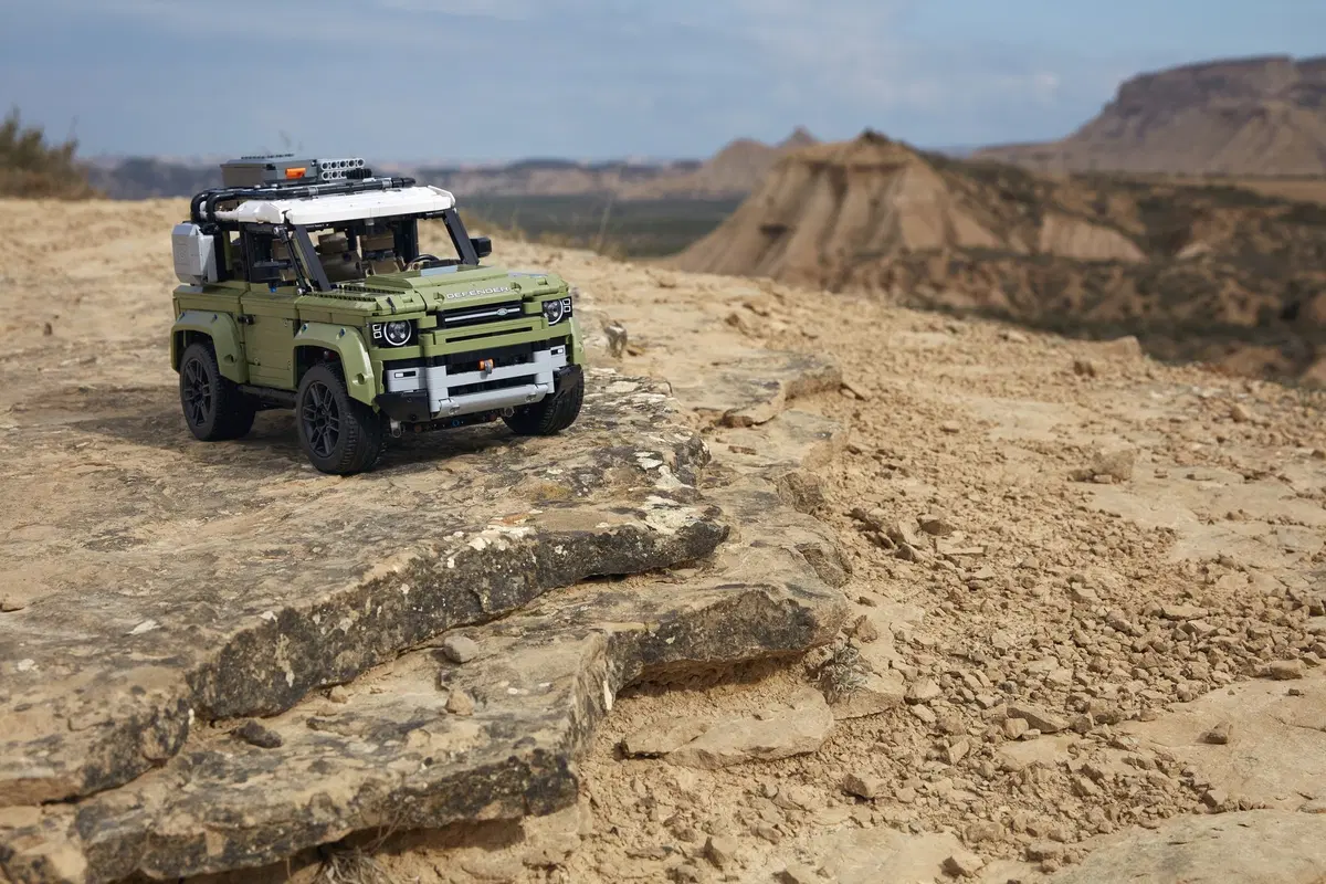 La nuova Land Rover Defender sarà anche di Lego! (15)