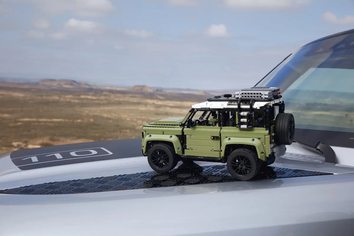 La nuova Land Rover Defender sarà anche di Lego! (16)