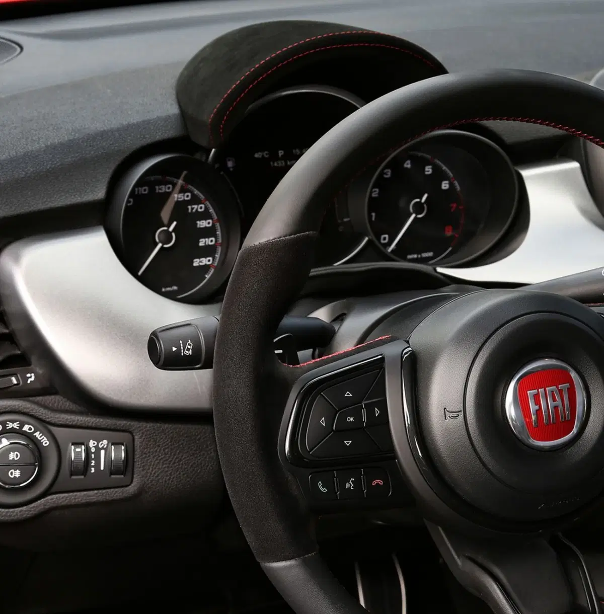 Fiat 500X Sport, un tocco racing alla 500X (36)