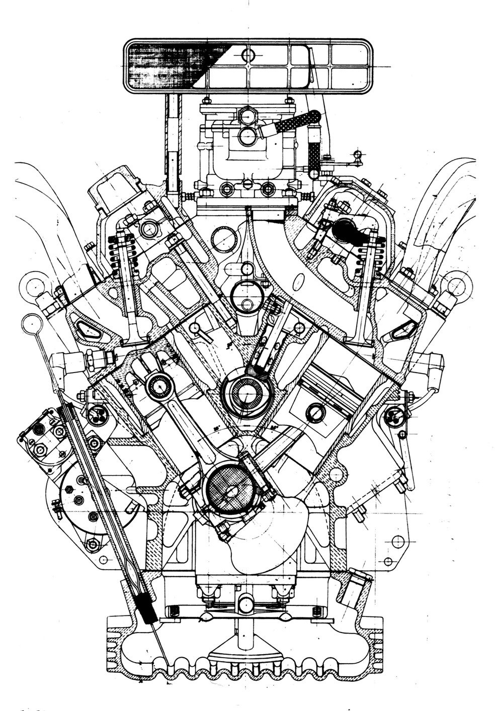 Il motore della Fiat 8V, apparso nel 1952, era inconsueto perch&eacute; le due bancate dei cilindri formavano un angolo di 70&deg; (e non di 90&deg;) e perch&eacute; i condotti di scarico fuoriuscivano dalla parte superiore delle teste, che quindi non erano dell&rsquo;usuale tipo a flusso trasversale