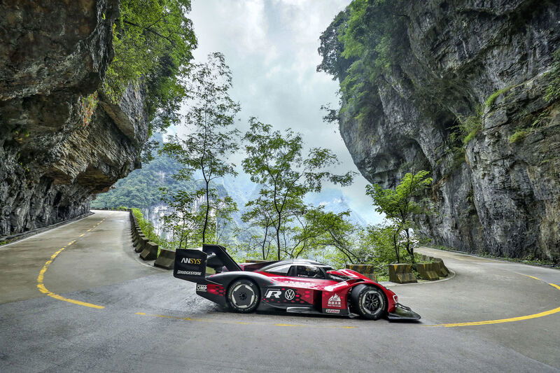 La Volkswagen ID.R sulla Tianmen Mountain