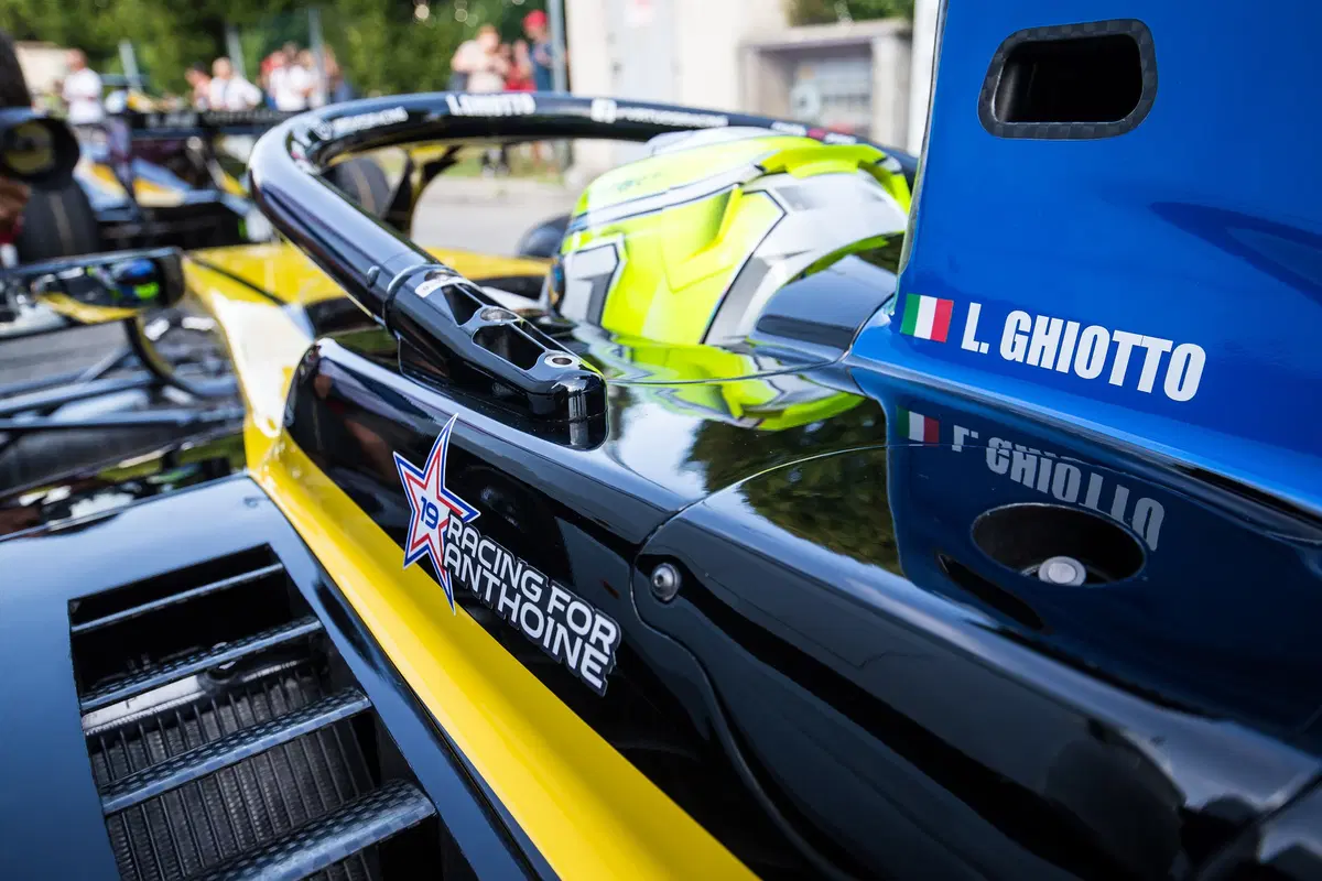 Luca Ghiotto, in gara per la Formula 1  (20)