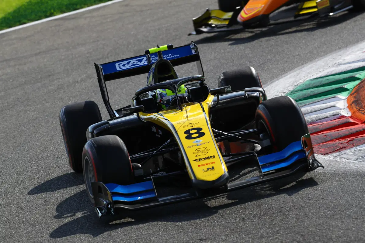 Luca Ghiotto, in gara per la Formula 1  (24)