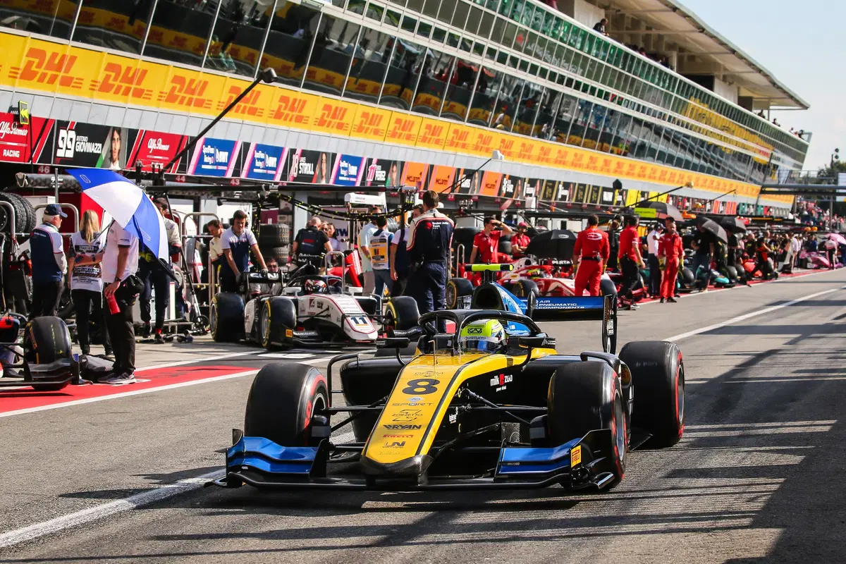 Luca Ghiotto, in gara per la Formula 1  (32)