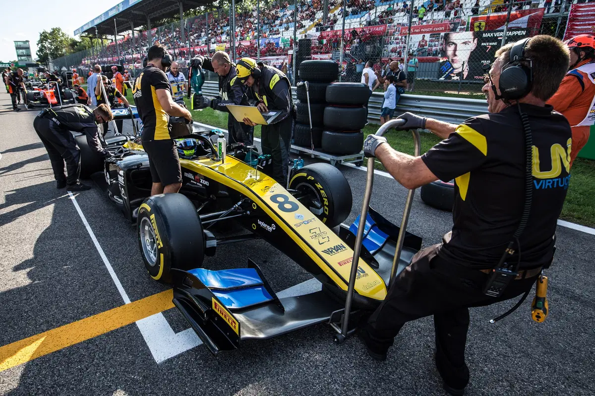 Luca Ghiotto, in gara per la Formula 1  (39)