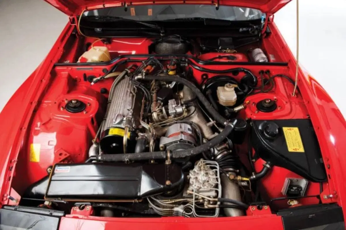 Porsche 924 Carrera GTS Clubsport: all'asta una delle 15 prodotte (2)