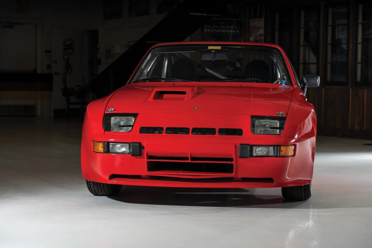 Porsche 924 Carrera GTS Clubsport: all'asta una delle 15 prodotte (7)