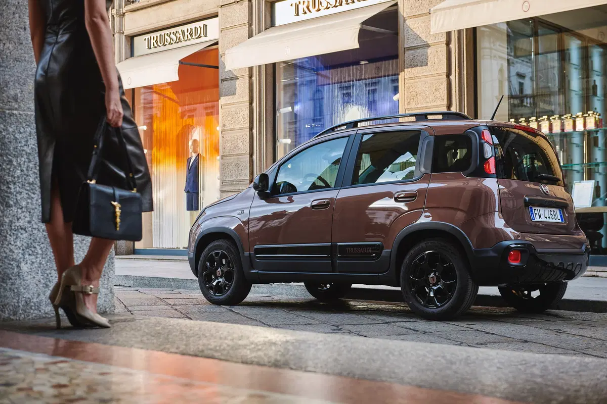 Quando Fiat Panda 2020 “veste” Trussardi resta sempre Panda, per fortuna [video & foto gallery Ava Max] (13)