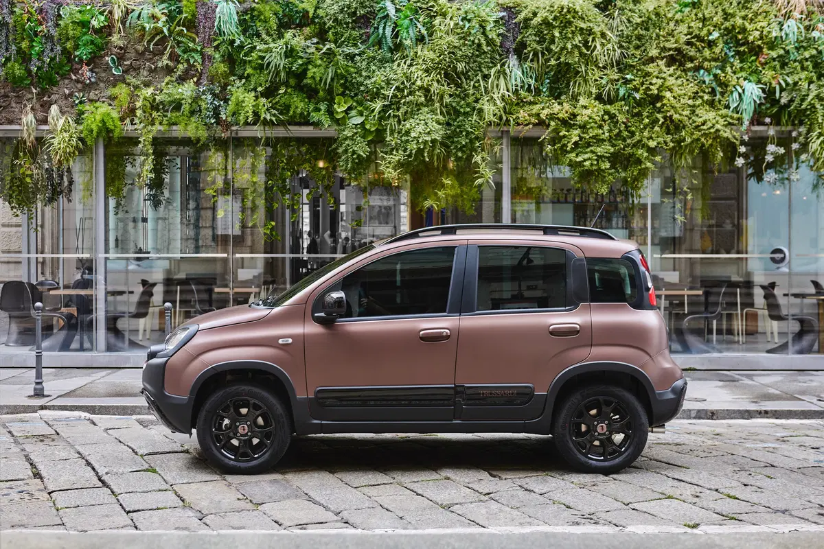 Quando Fiat Panda 2020 “veste” Trussardi resta sempre Panda, per fortuna [video & foto gallery Ava Max] (15)