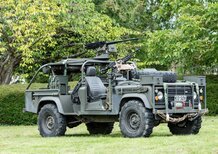 Land Rover Defender 110 V8 SOV: l'anti Humvee all'asta