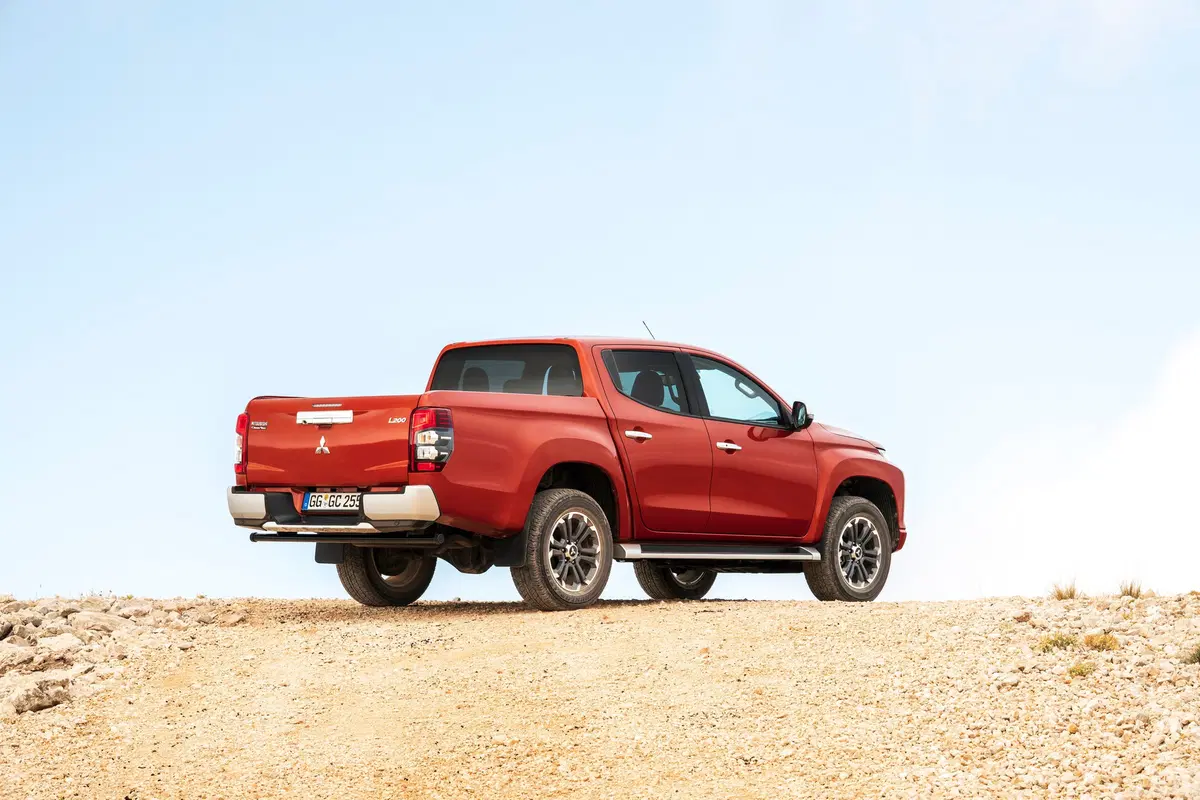 Mitsubishi L200 2.3 D Double Cab 4x4 Hurricane aut. (4)