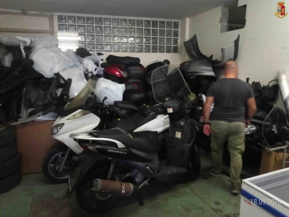 Auto rubate ed esportate in Africa: 15 denunce a Genova (3)