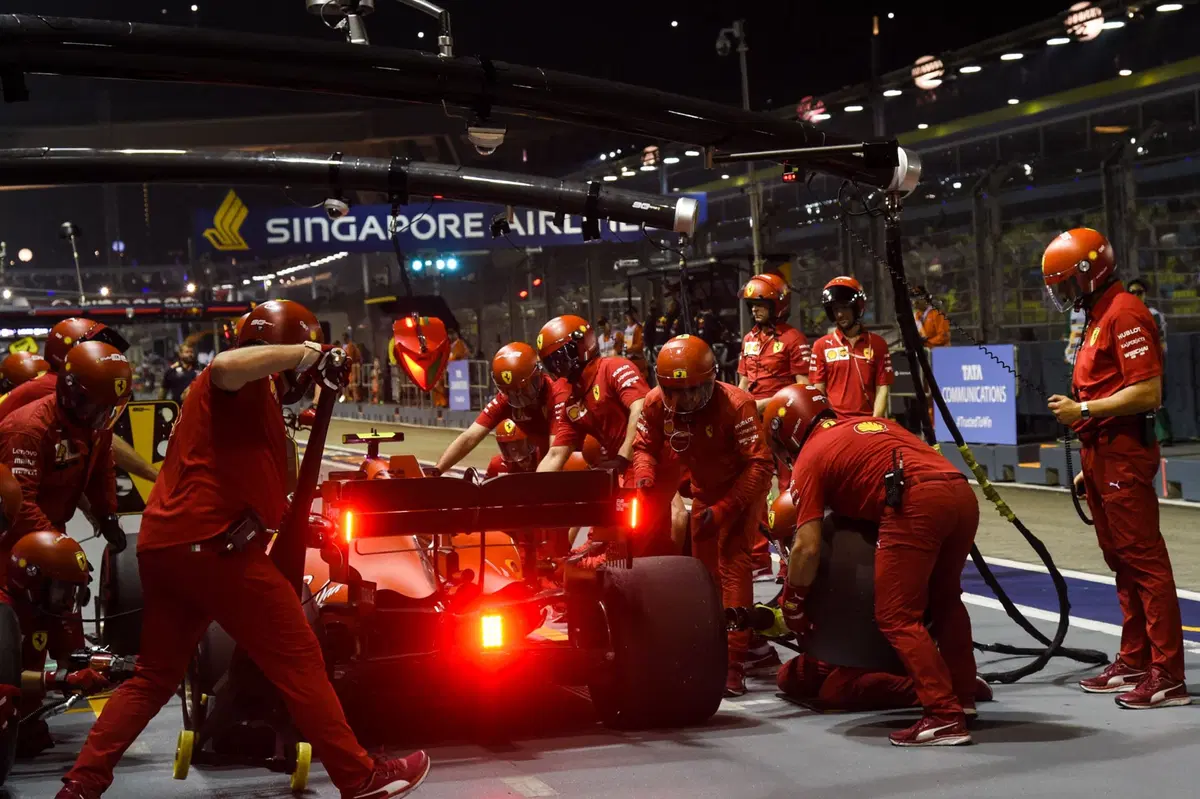 F1, GP Singapore 2019: pole per Leclerc. Terzo Vettel (15)