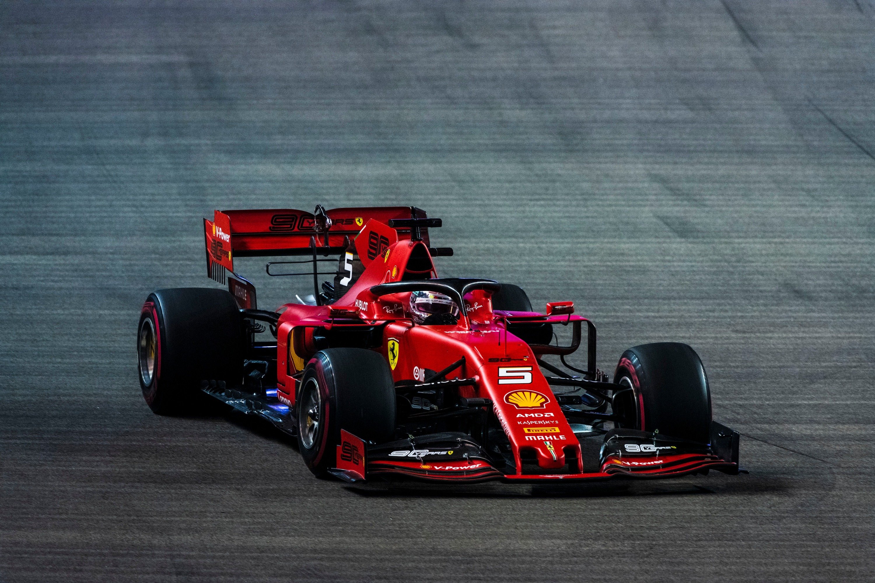 F1, GP Singapore 2019: vince Vettel. Secondo Leclerc: &egrave; doppietta Ferrari