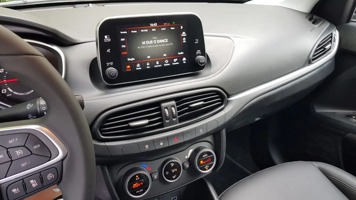 Fiat Tipo Station Wagon, concretezza con stile italiano (10)
