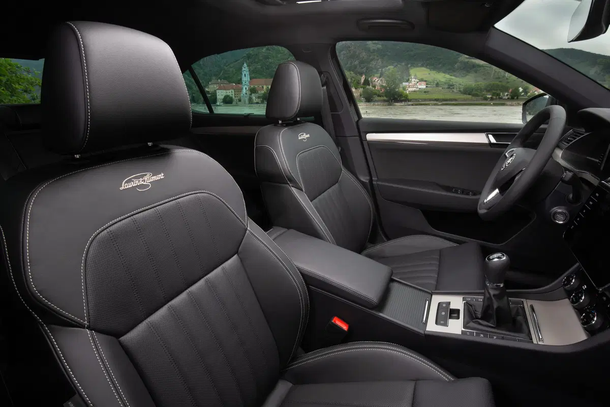 Skoda Superb 2.0 TDI EVO 150 CV SCR DSG SportLine (35)