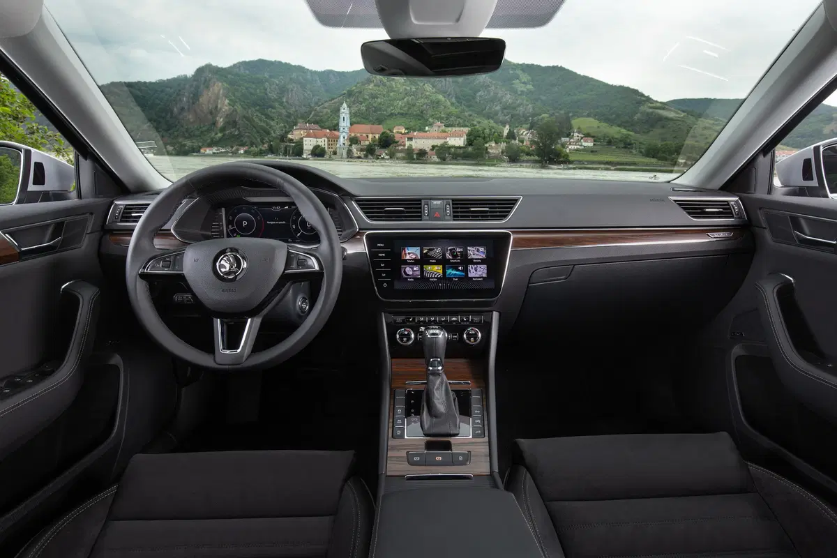 Skoda Superb Station Wagon (2015-24) (38)