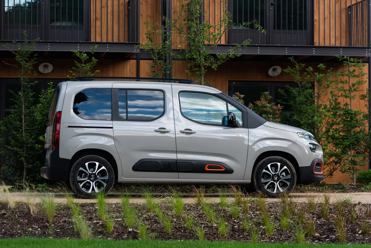 Citroen Berlingo (2018-->>) (2)