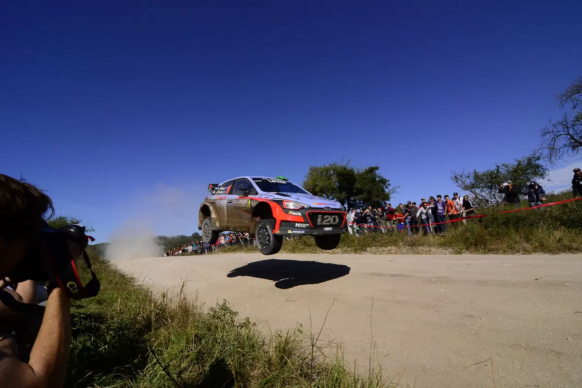 WRC16 Argentina. Magnifico Paddon (Hyundai) nella resa di Latvala (3)