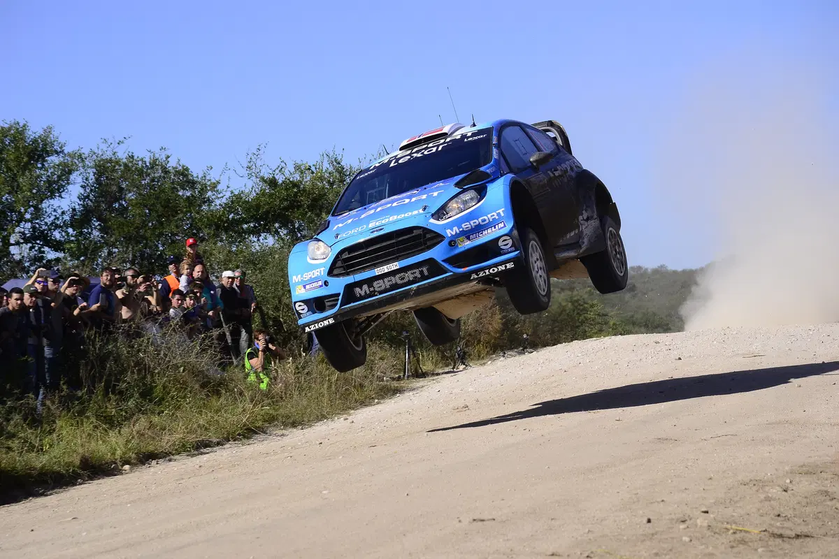 WRC16 Argentina. Magnifico Paddon (Hyundai) nella resa di Latvala (5)