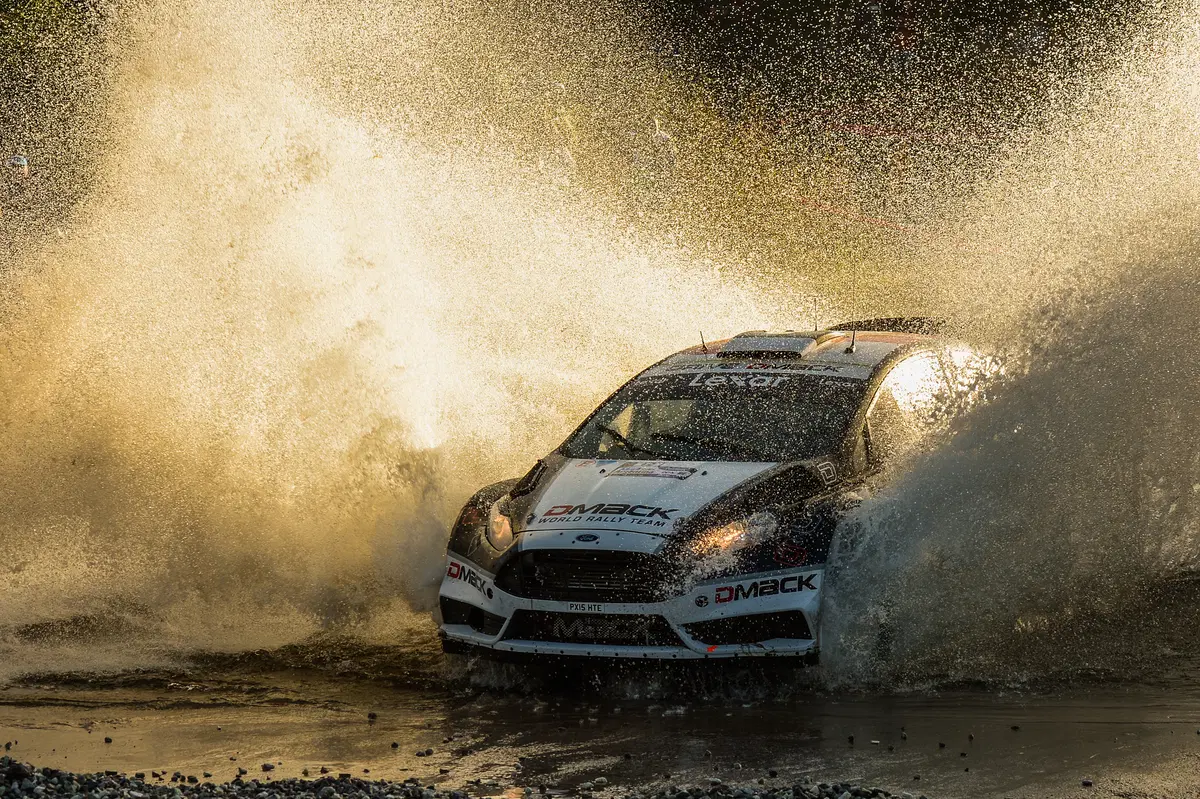 WRC16 Argentina. Magnifico Paddon (Hyundai) nella resa di Latvala (11)