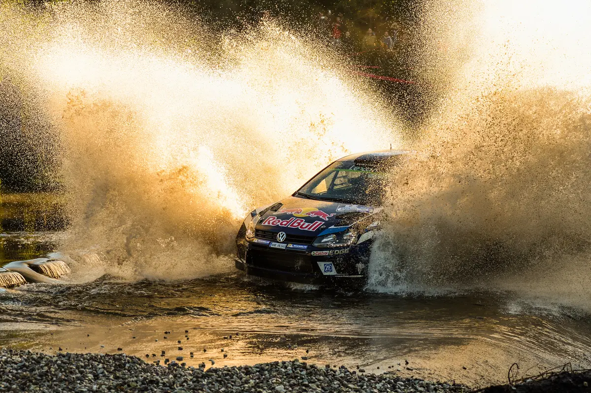 WRC16 Argentina. Magnifico Paddon (Hyundai) nella resa di Latvala (12)
