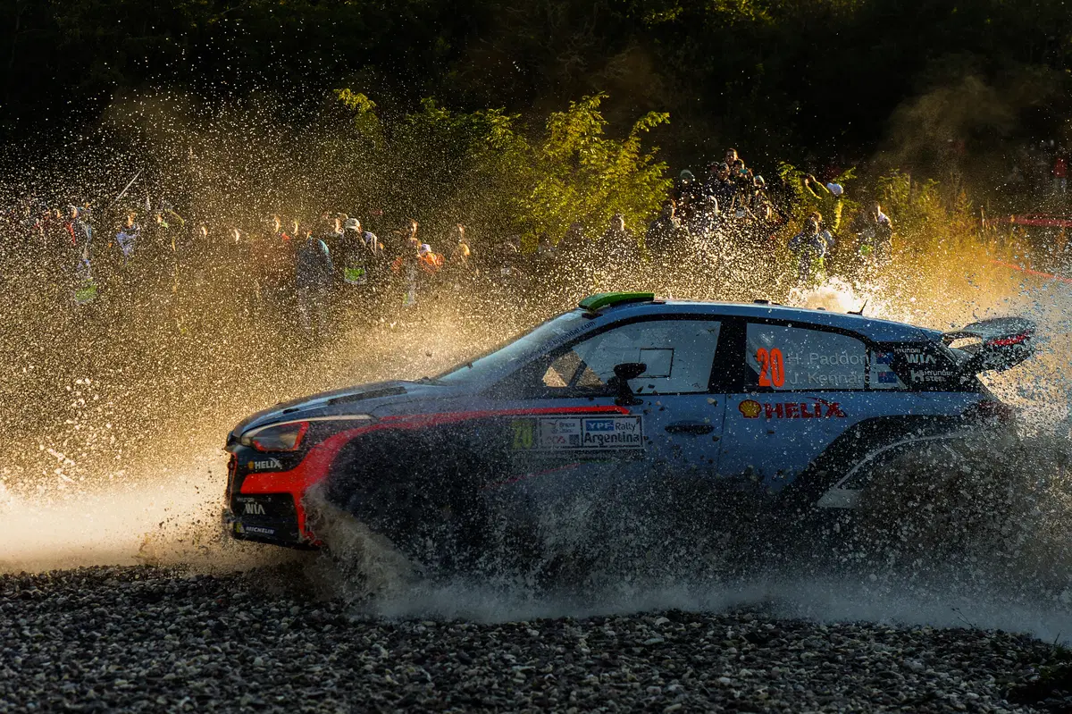 WRC16 Argentina. Magnifico Paddon (Hyundai) nella resa di Latvala (15)