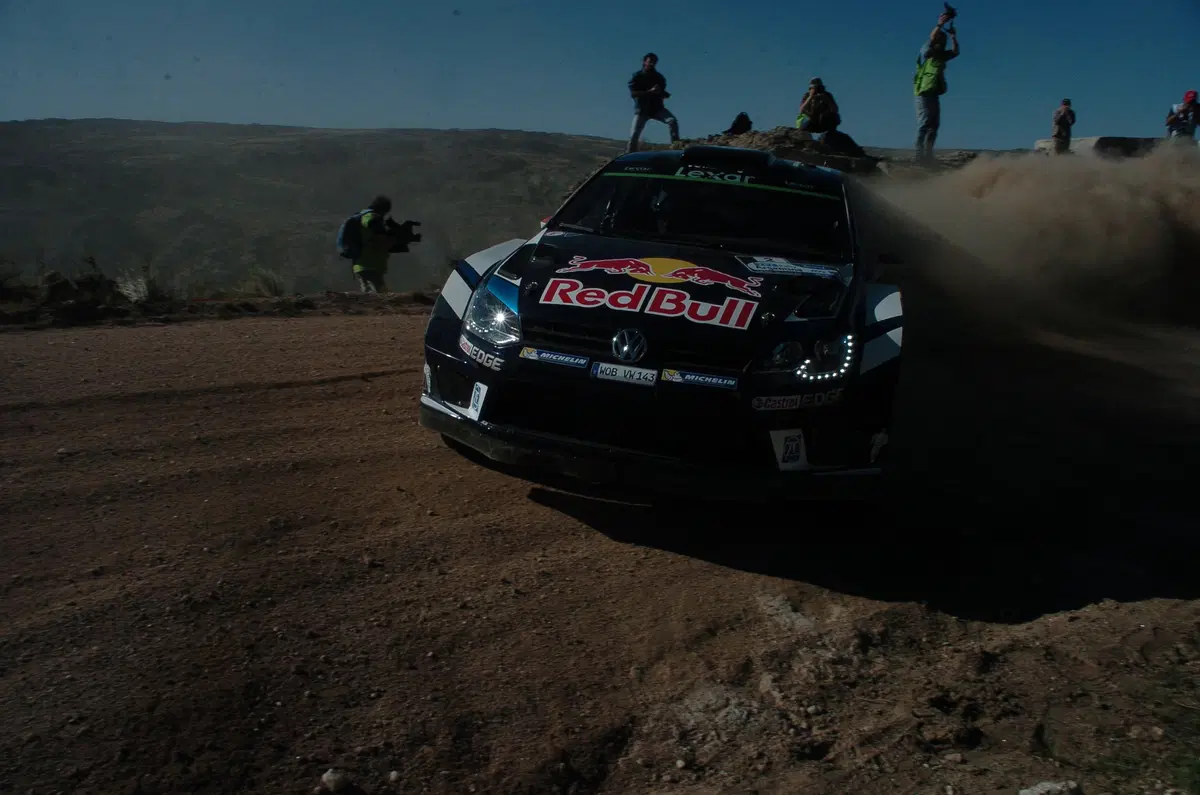 WRC16 Argentina. Magnifico Paddon (Hyundai) nella resa di Latvala (16)