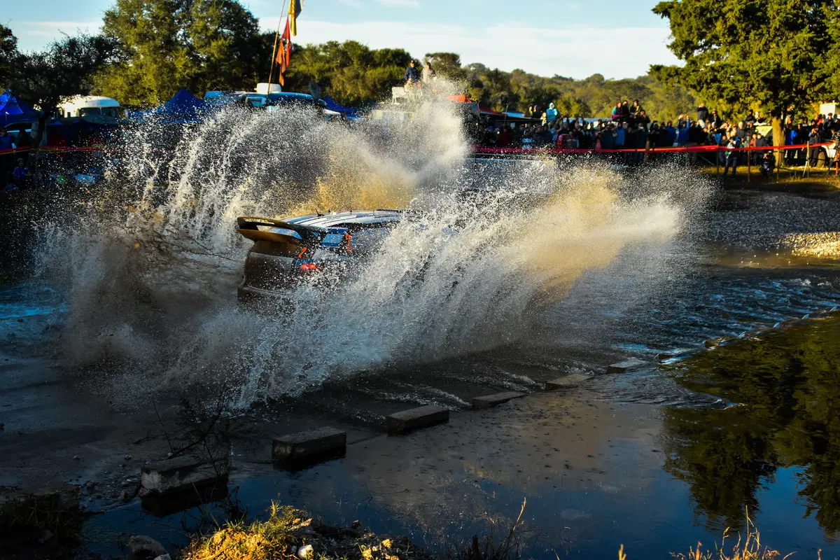 WRC16 Argentina. Magnifico Paddon (Hyundai) nella resa di Latvala (28)