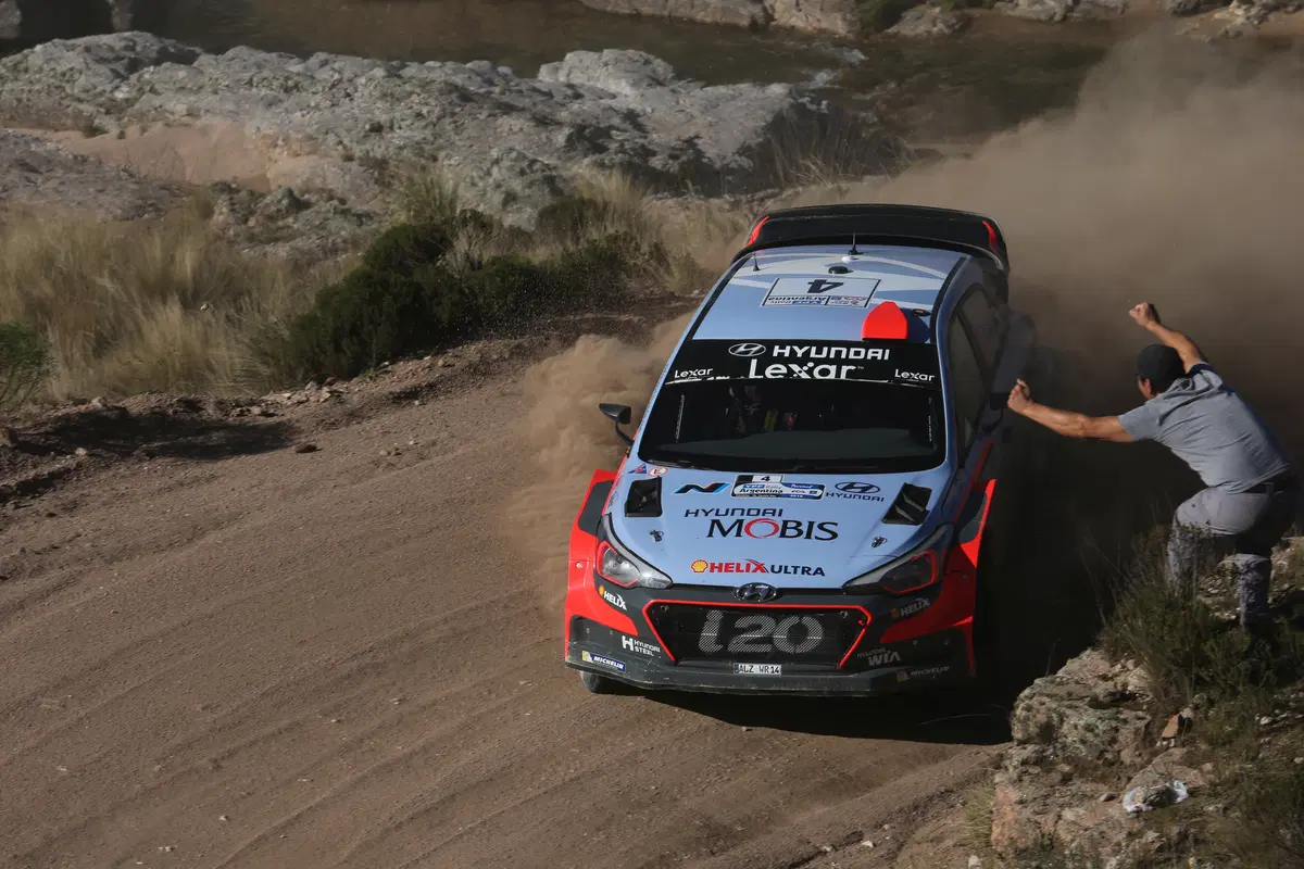 WRC16 Argentina. Magnifico Paddon (Hyundai) nella resa di Latvala (36)