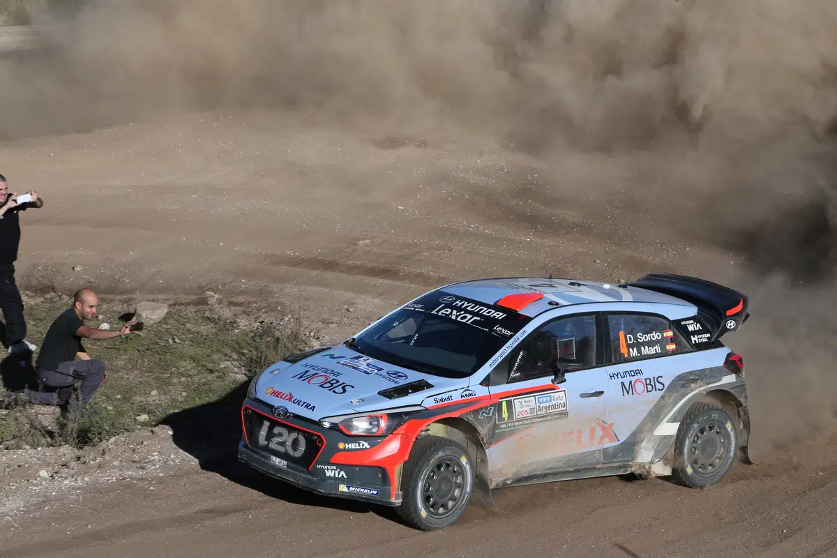 WRC16 Argentina. Magnifico Paddon (Hyundai) nella resa di Latvala (48)