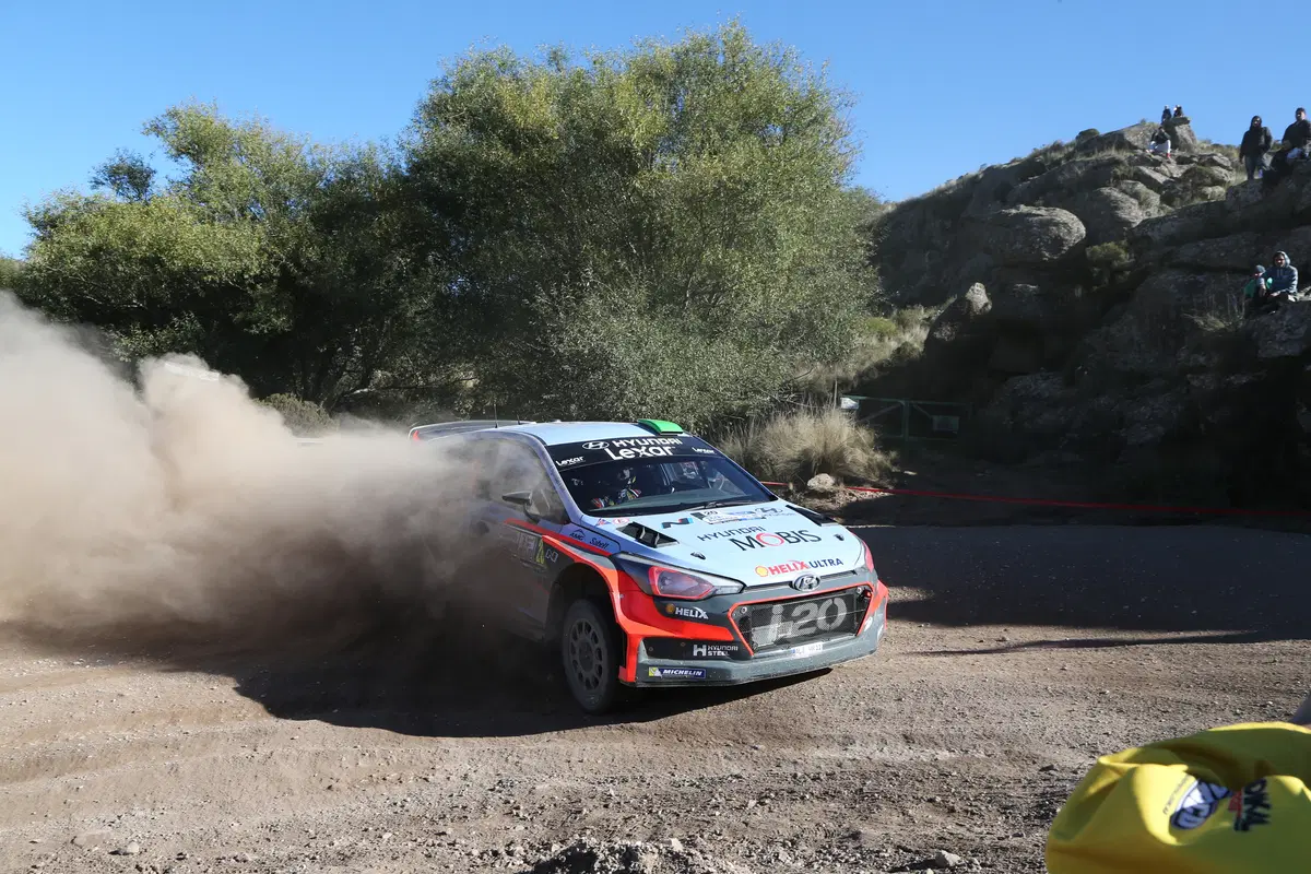 WRC16 Argentina. Magnifico Paddon (Hyundai) nella resa di Latvala (52)